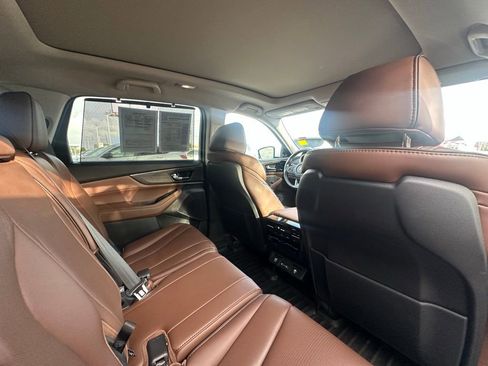 Used 2023 Acura MDX SH-AWD w/ Advance Package image 25