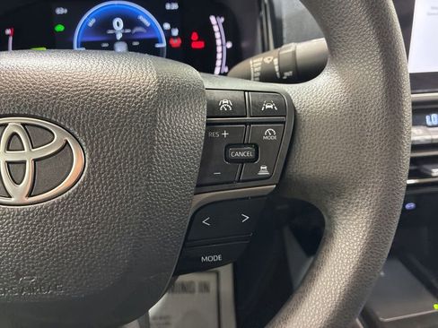 Used 2025 Toyota Camry LE FWD image 29