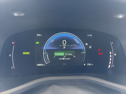 Certified 2025 Toyota Camry SE image 31