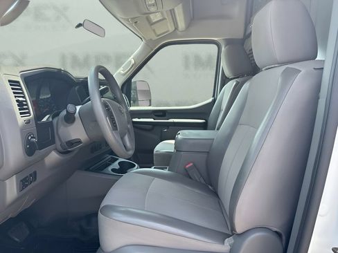 Used 2018 Nissan NV 3500 SL RWD image 10