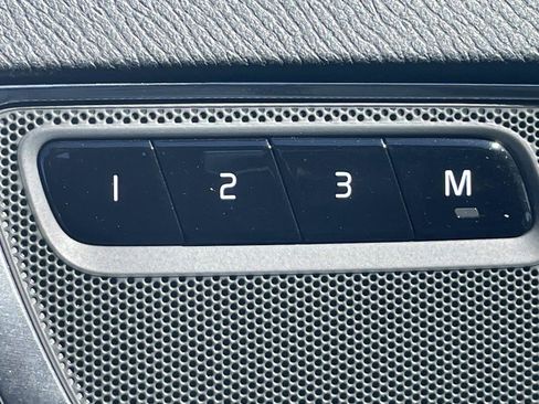 Used 2025 Volvo XC90 T8 Plus image 18