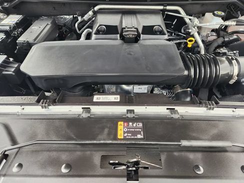 Used 2025 Chevrolet Colorado LT RWD image 30