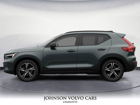 New 2026 Volvo XC40 B4 Core w/ Climate Package image 3