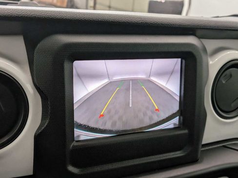 Used 2021 Jeep Wrangler Unlimited Islander image 29