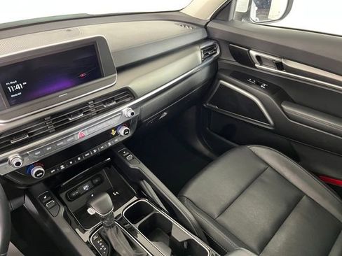 Used 2022 Kia Telluride S AWD/4WD image 32