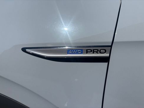 Used 2022 Volkswagen ID.4 Pro AWD/4WD image 31
