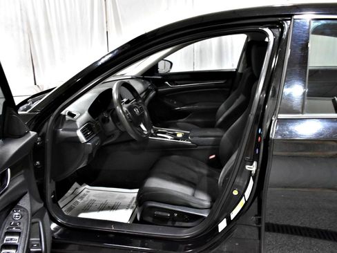 Used 2018 Honda Accord EX image 37