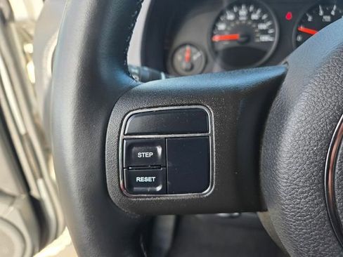 Used 2011 Jeep Compass Latitude AWD/4WD image 22