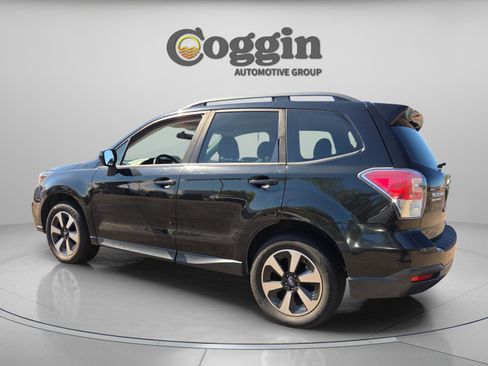 Used 2018 Subaru Forester 2.5i Premium w/ All-Weather Package image 3