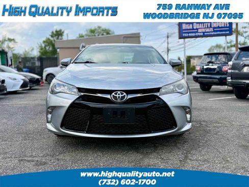 Used 2017 Toyota Camry SE FWD image 2
