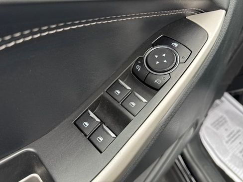 Used 2022 Ford Explorer XLT w/ Class IV Trailer Tow Package image 11