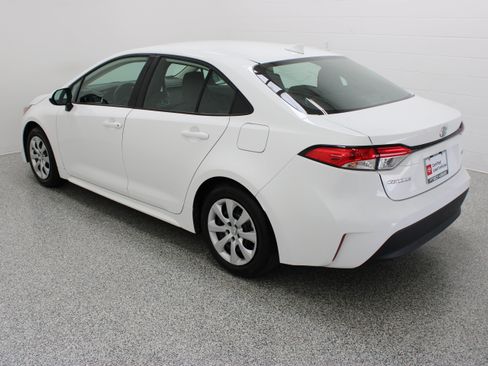 Used 2026 Toyota Corolla LE FWD image 9
