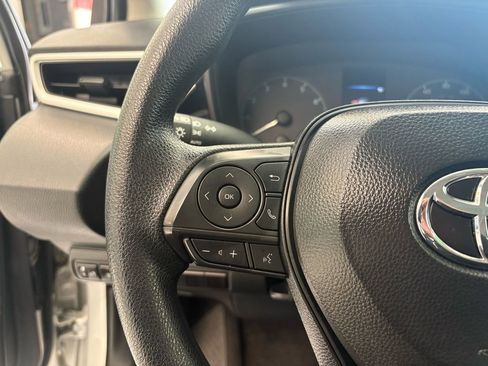 Used 2025 Toyota Corolla LE image 18