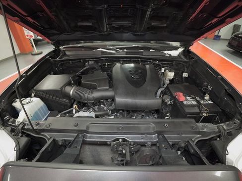 Certified 2022 Toyota Tacoma TRD Sport image 8