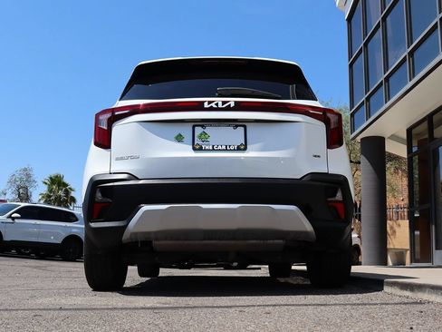 Used 2024 Kia Seltos LX AWD/4WD image 12