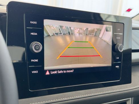 New 2026 Volkswagen Taos SE FWD image 25