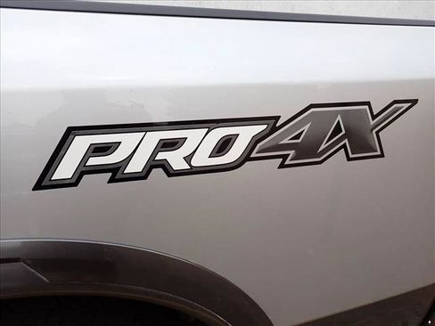 Used 2018 Nissan Titan PRO-4X w/ Pro-4x Convenience Package AWD/4WD image 3