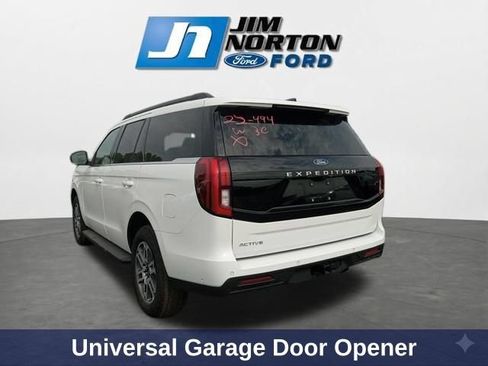 Used 2025 Ford Expedition Active AWD/4WD image 7