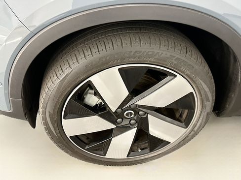 Used 2023 Volvo XC40 Recharge Plus image 11