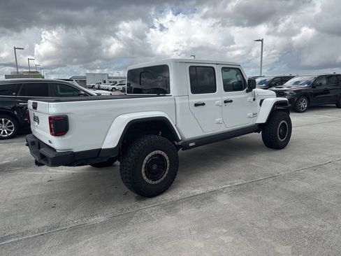 Certified 2022 Jeep Gladiator Overland w/ Safety Group image 9