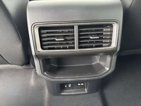 New 2026 Volkswagen Atlas Cross Sport SE image 8