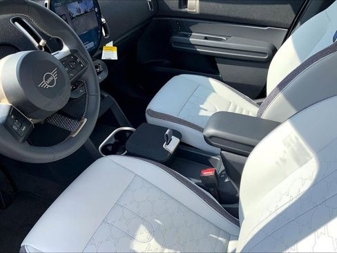 Certified 2025 MINI Cooper Countryman S w/ Comfort Package Max image 18