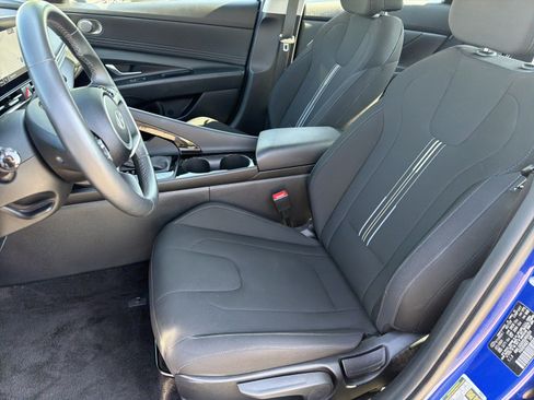 Used 2025 Hyundai Elantra SEL FWD image 30