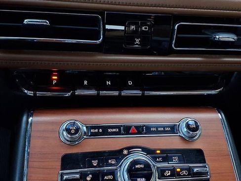 Used 2021 Lincoln Aviator Reserve w/ Equipment Group 202A image 17