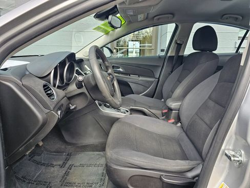 Used 2016 Chevrolet Cruze LT FWD image 20