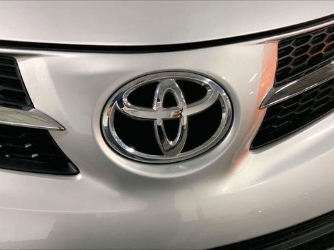Used 2013 Toyota RAV4 LE AWD/4WD image 10