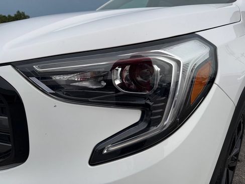 Used 2021 GMC Terrain SLE w/ Driver Convenience Package FWD image 5