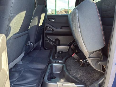 Used 2022 Nissan Frontier PRO-4X image 34