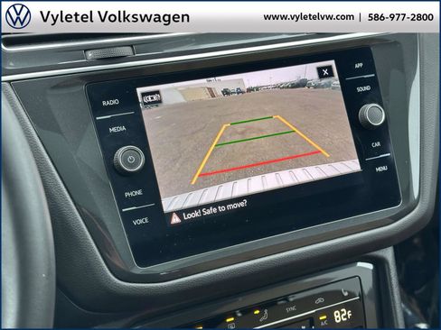Certified 2022 Volkswagen Tiguan SE image 27