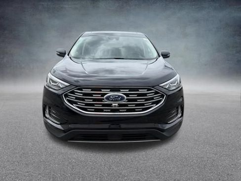 Used 2019 Ford Edge Titanium w/ Equipment Group 301A AWD/4WD image 3