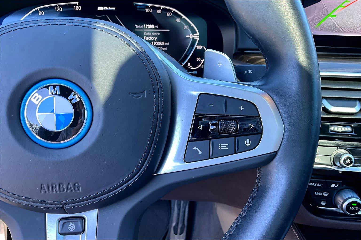 Used 2023 BMW 530e xDrive w/ Executive Package AWD/4WD image 25