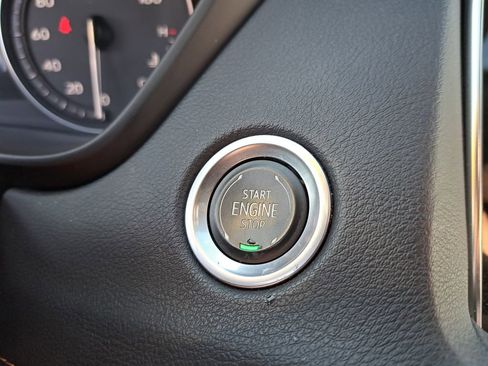 Used 2019 Cadillac XT4 Premium Luxury image 28