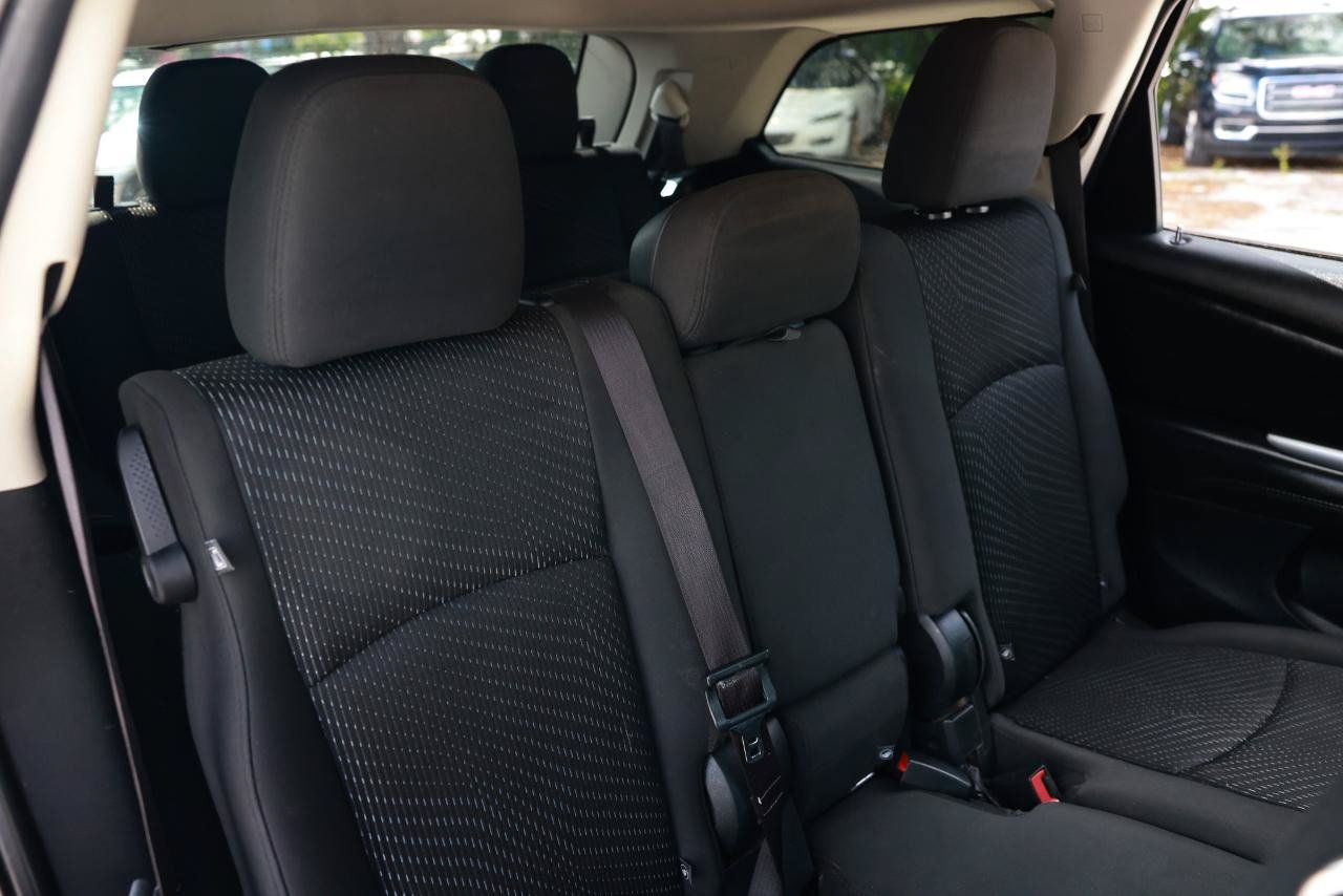 Used 2018 Dodge Journey SE w/ Connectivity Group FWD image 14