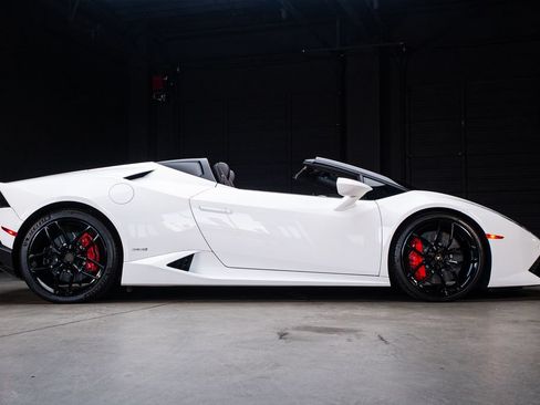 Used 2017 Lamborghini Huracan LP 610-4 AWD/4WD image 12