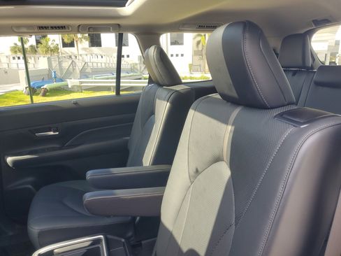 Used 2024 Toyota Grand Highlander Platinum AWD/4WD image 13