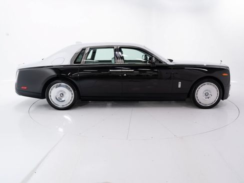 Certified 2026 Rolls-Royce Phantom Sedan RWD image 6
