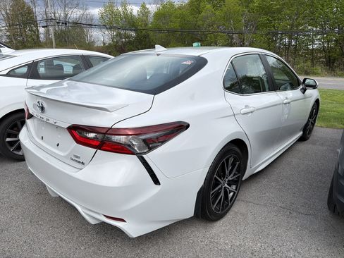 Used 2023 Toyota Camry SE w/ Cold Weather Package FWD image 7