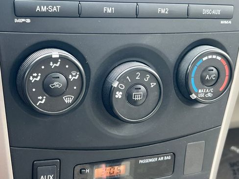 Used 2010 Toyota Corolla LE image 17