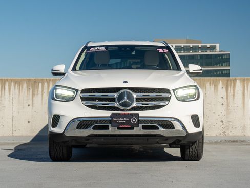Used 2022 Mercedes-Benz GLC 300 4MATIC image 2