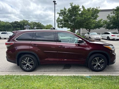 Used 2016 Toyota Highlander XLE w/ Protection Package #3 AWD/4WD image 4