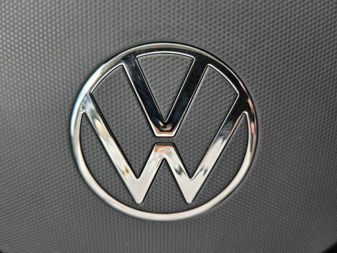 Certified 2023 Volkswagen Taos SE w/ Panoramic Sunroof Package FWD image 28