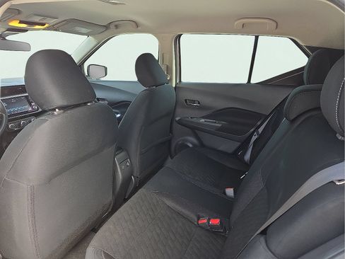 Used 2024 Nissan Kicks SV FWD image 10