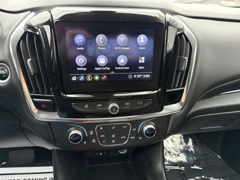 Used 2021 Chevrolet Traverse LT image 17
