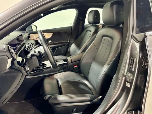 Used 2025 Mercedes-Benz CLA 250 image 3