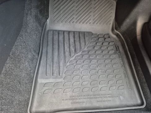 Used 2025 Toyota Camry SE w/ Convenience Package image 17