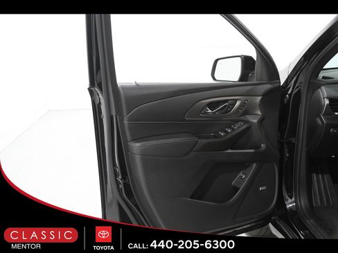 Used 2022 Chevrolet Traverse Premier w/ Redline Edition image 4